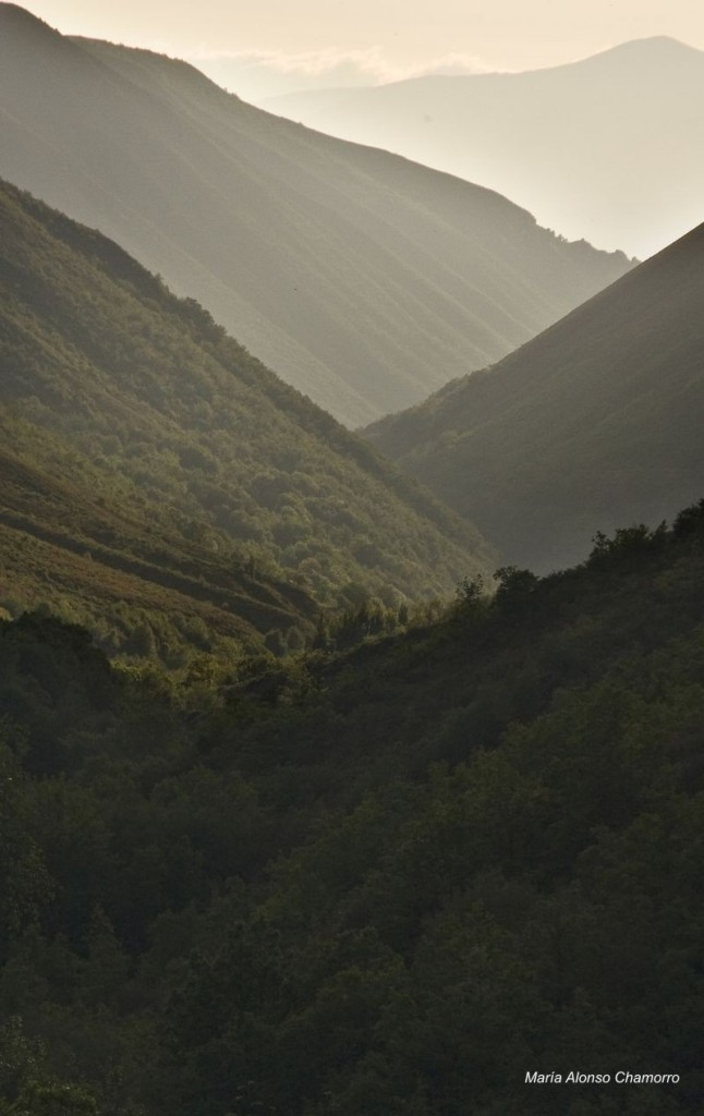 Atardecer_en_el_Valle_de_Laciana.jpg